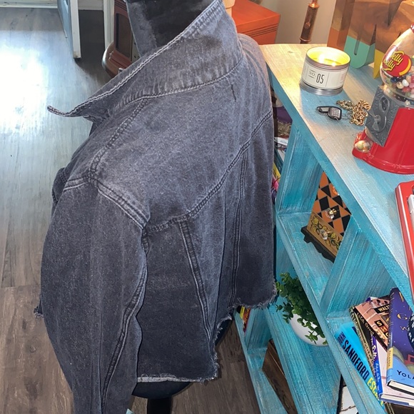 Black Denim 🖤 - Picture 3 of 4